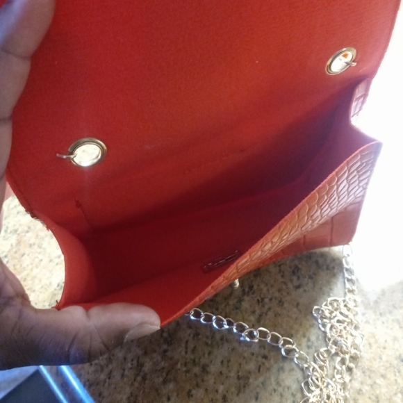 Red small purse - Picture 2 of 3